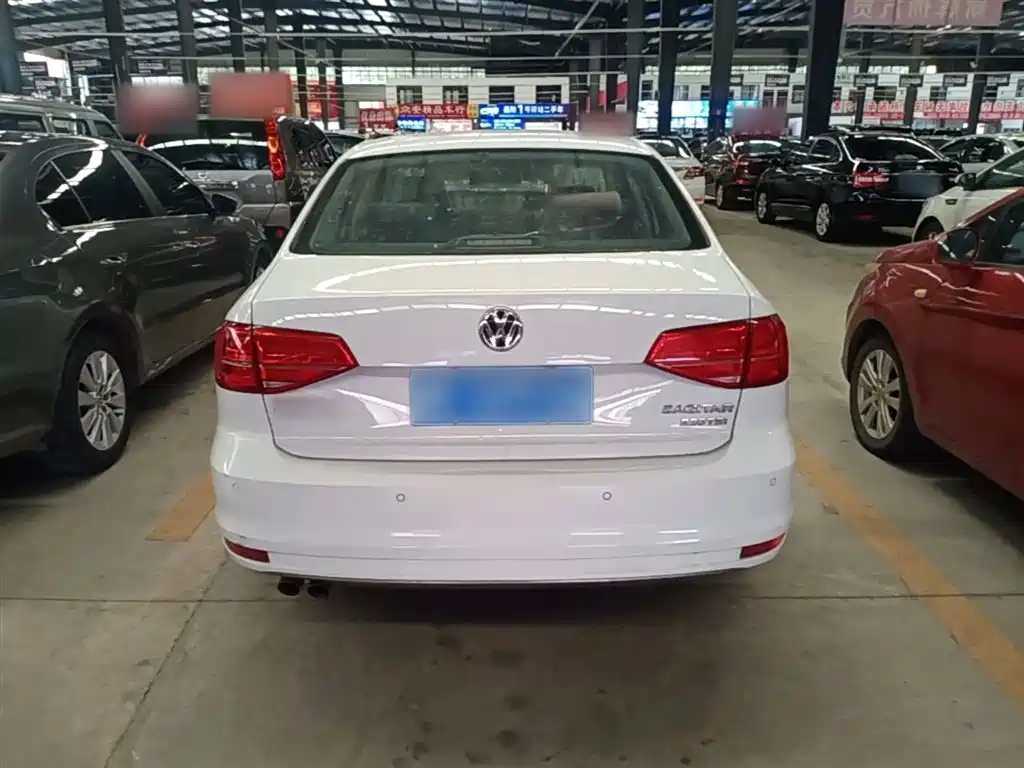 Volkswagen Sagitar 2016 230TSI 25th Anniversary Edition фото 6