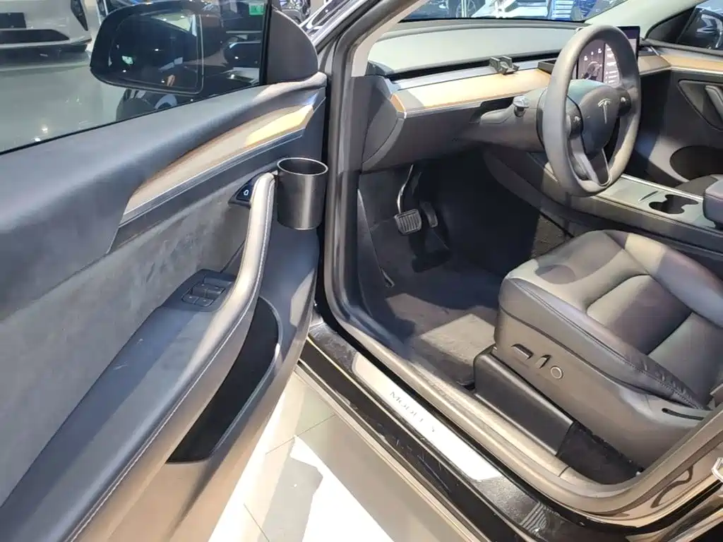 Фото 16 - Tesla Model Y