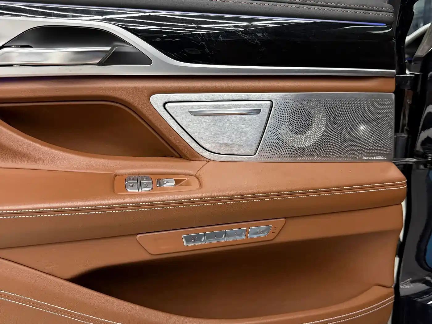 Photo 14 - BMW 7 Series