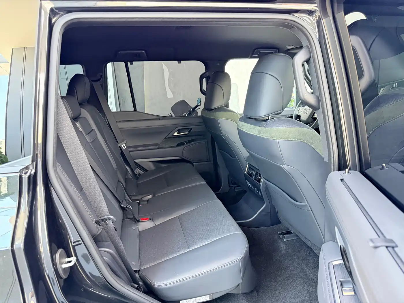 Lexus GX 2024 OVERTRAIL Summit Edition фото 13