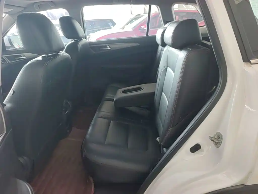 Photo 17 - Changan CS75
