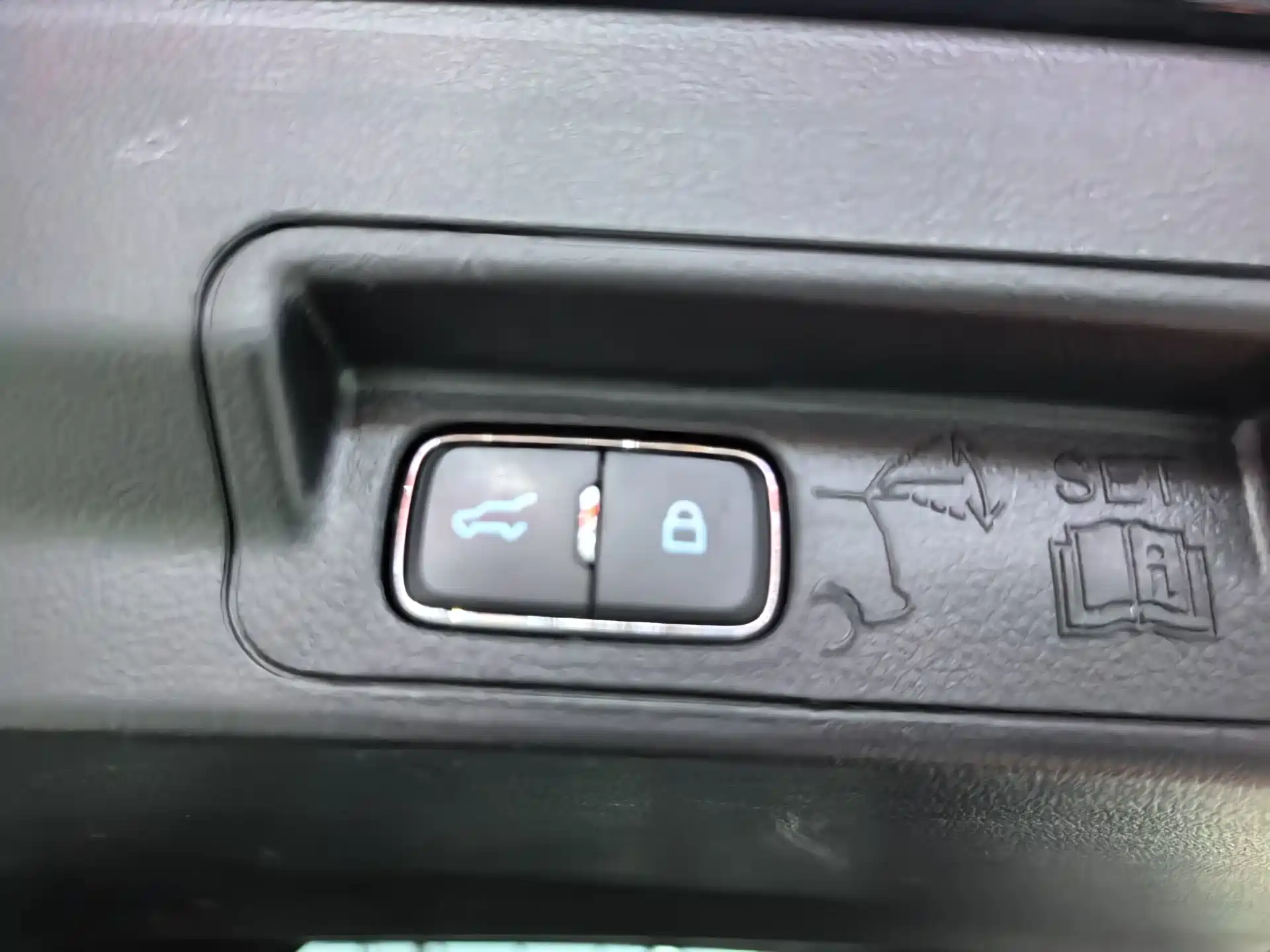 Фото 26 - Ford Explorer