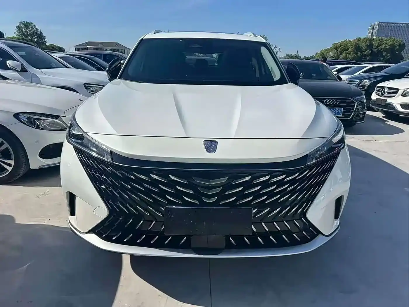 Photo 1 - Roewe RX5