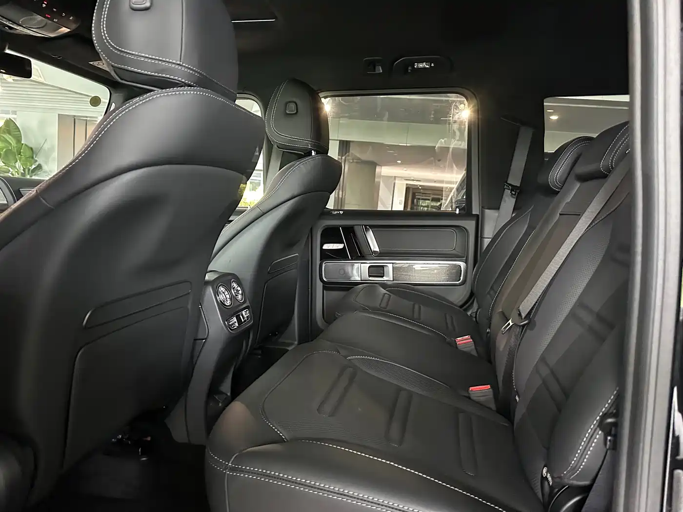 Mercedes-Benz G-Class 2026 Model G 500 фото 12