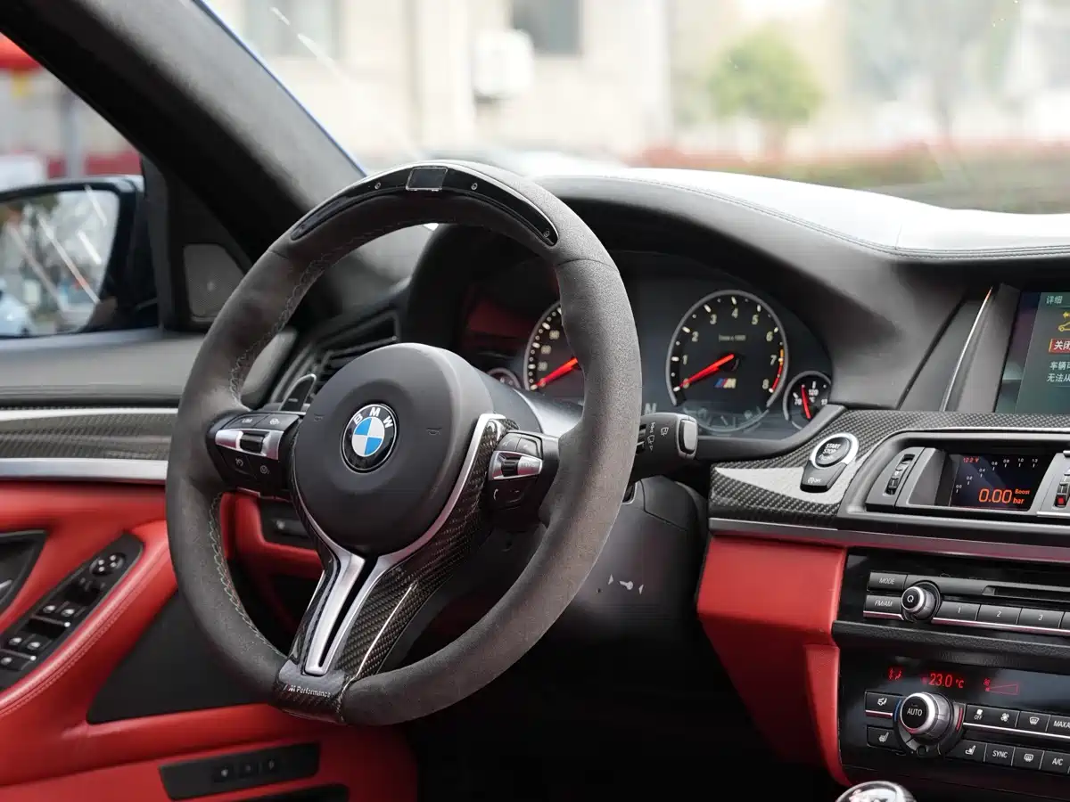 BMW M5 2014 M5 фото 10
