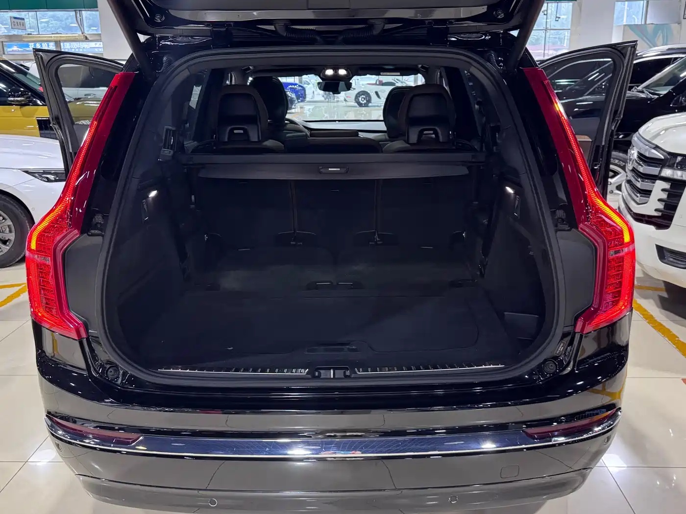 VOLVO XC90