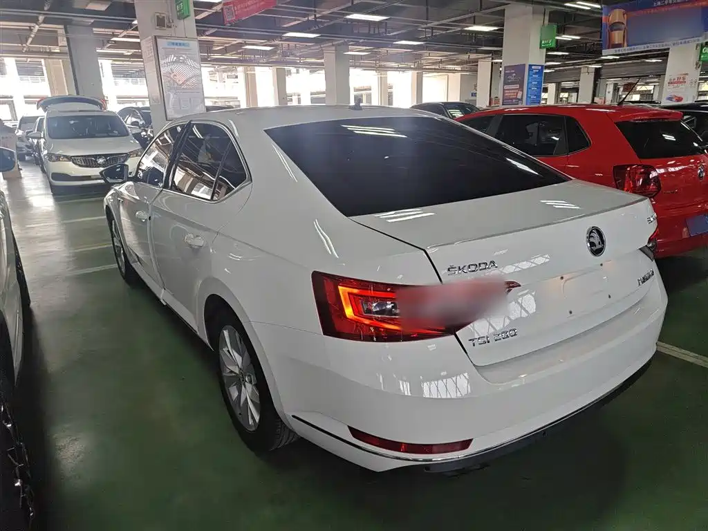 Škoda Superb 2016 TSI280 DSG Pioneer Edition фото 5