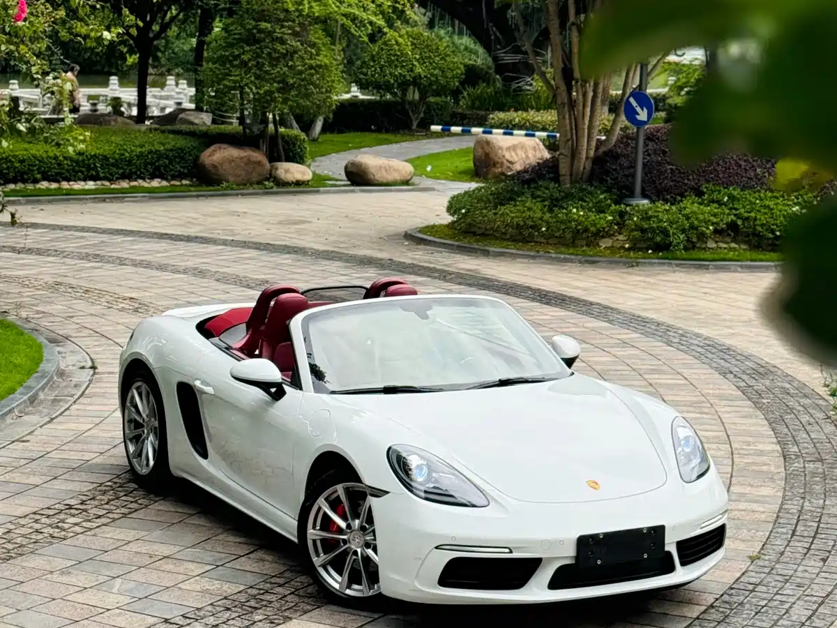 Фото 2 - Porsche 718