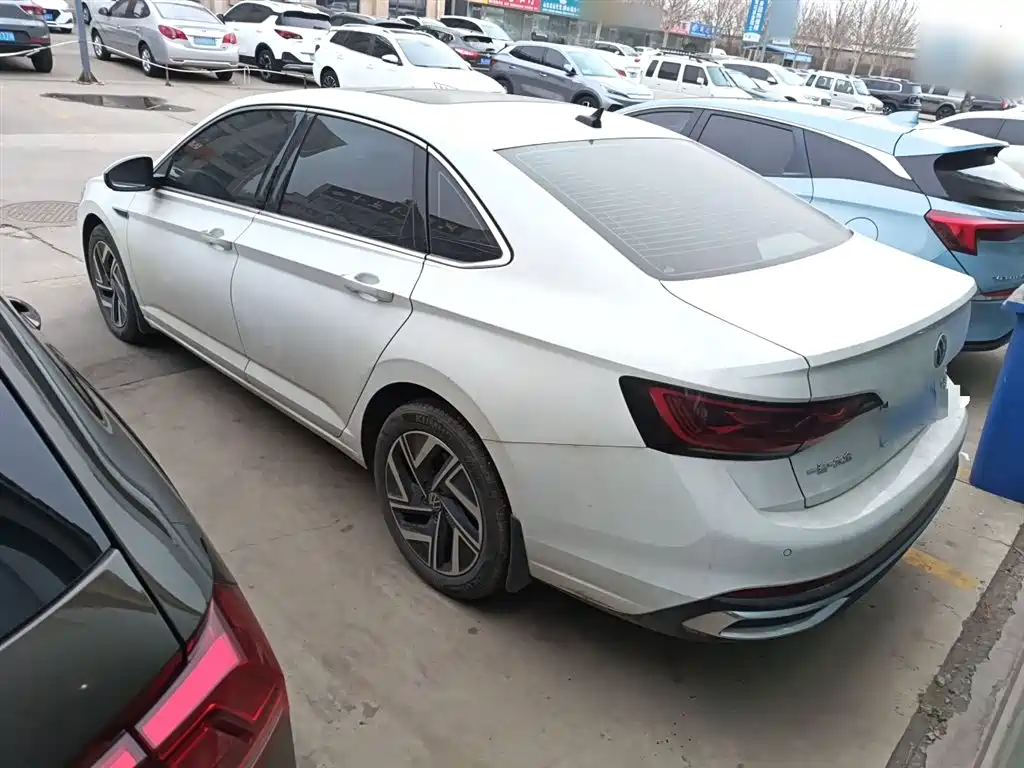 Volkswagen Sagitar 2023 300TSI DSG Surpassing Edition фото 5