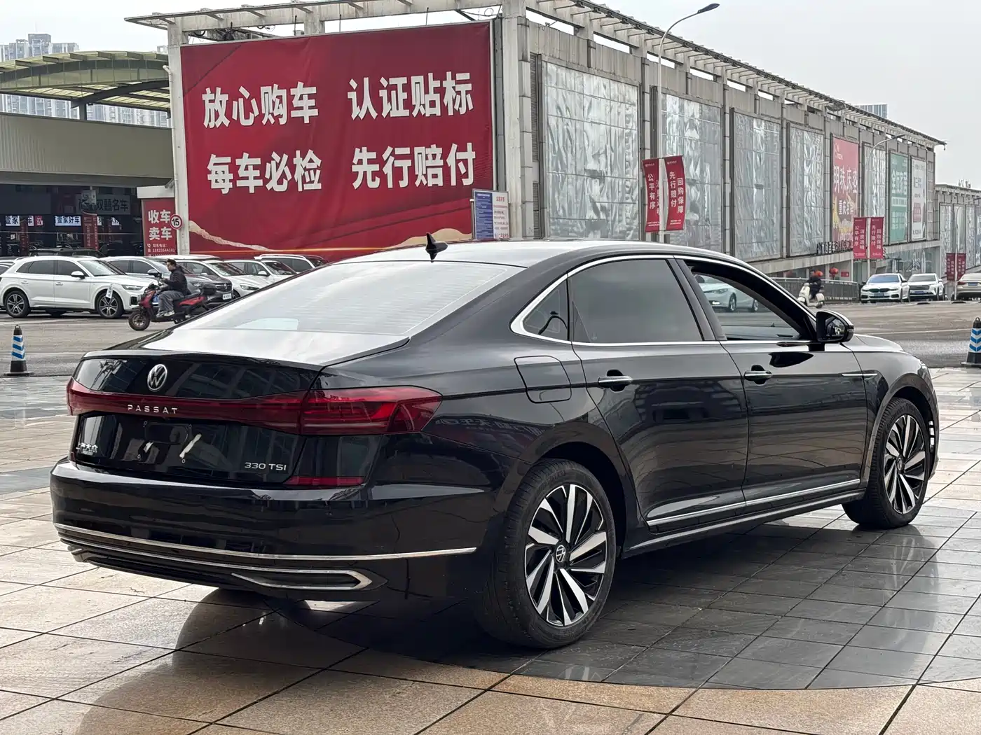 Volkswagen Passat 2023 330TSI Luxury Edition фото 5
