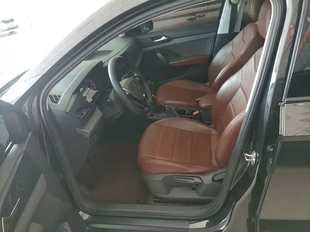VOLKSWAGEN TUYUE