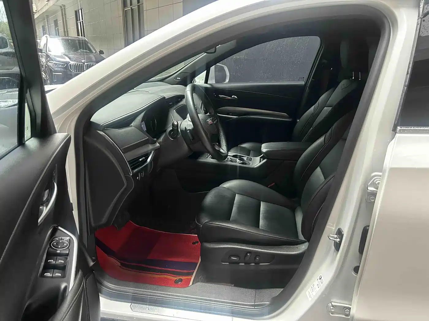 Cadillac XT4 2020 Facelift 28T 2WD Leading фото 2