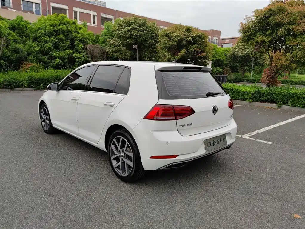 Volkswagen Golf 2020 Beloved Edition 280TSI DSG Comfort фото 10