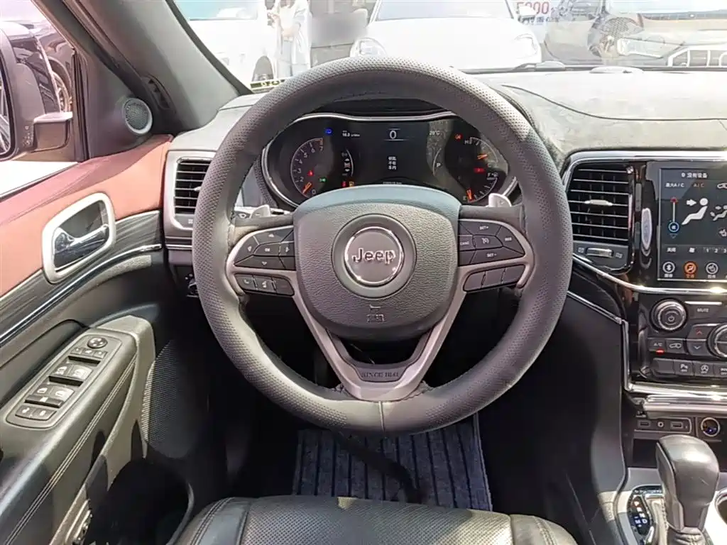 JEEP GRAND CHEROKEE (IMPORTED)