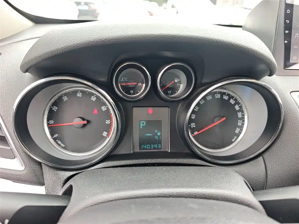 Buick Encore 2014 1.4T Automatic 2WD Urban Elite фото 12