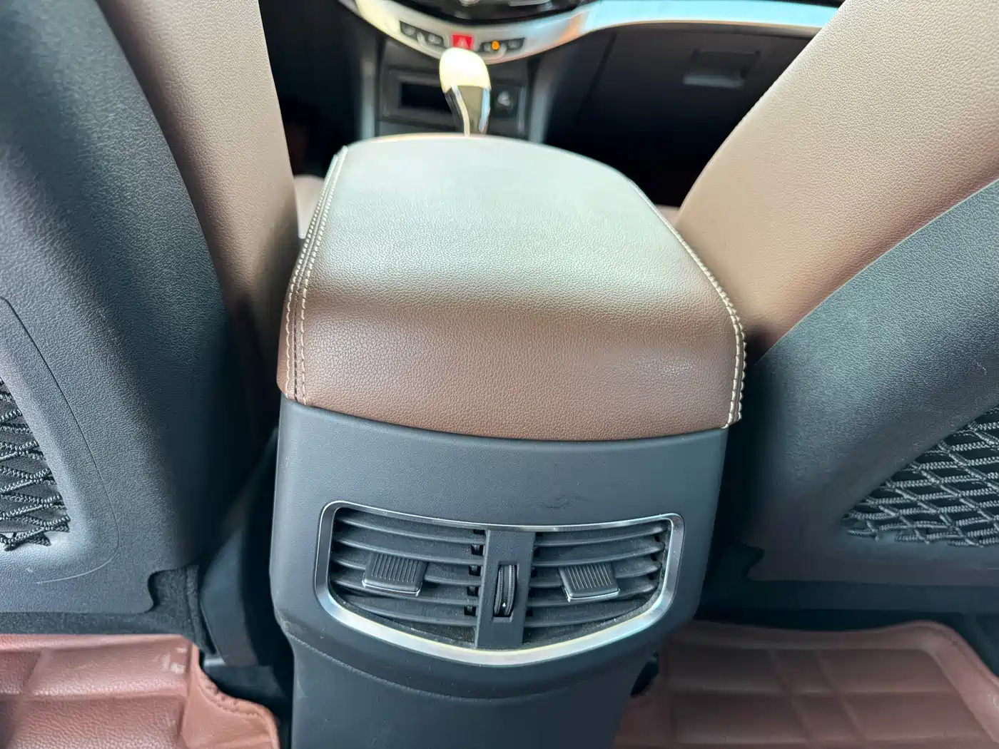 BYD S7 2016 2.0T Automatic Premium Model фото 12