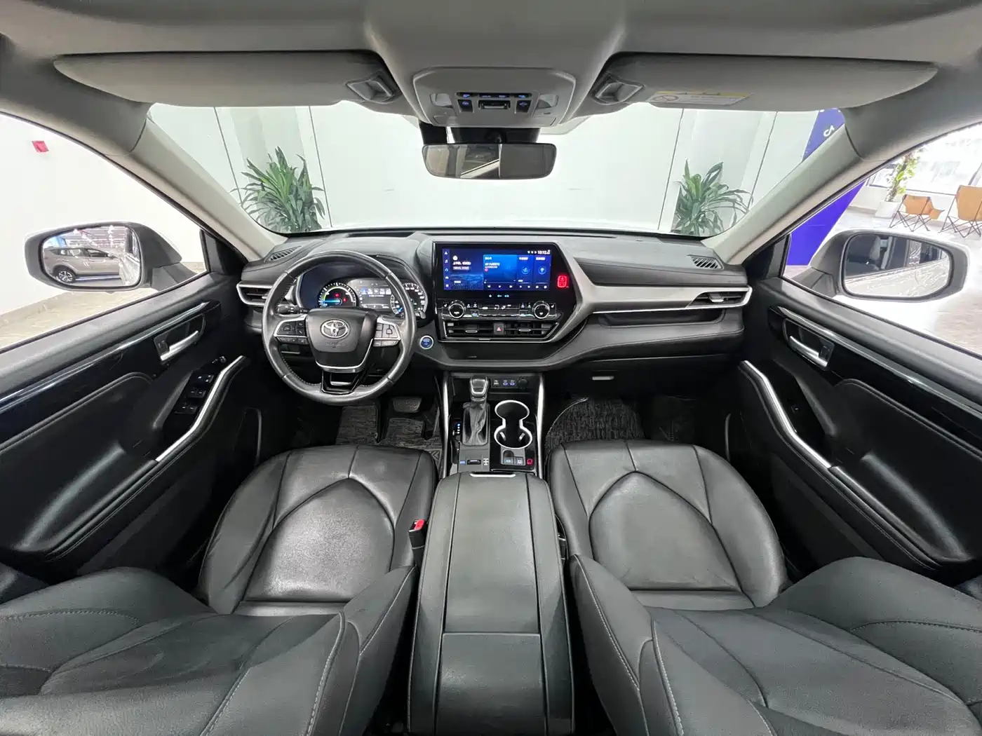Toyota Highlander 2022 Model Dual Engine 2.5L 4WD Premium Edition 7-Seater фото 22