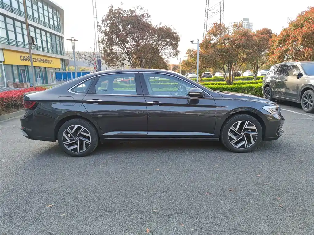 Volkswagen Sagitar 2024 300TSI DSG Surpass Edition фото 12