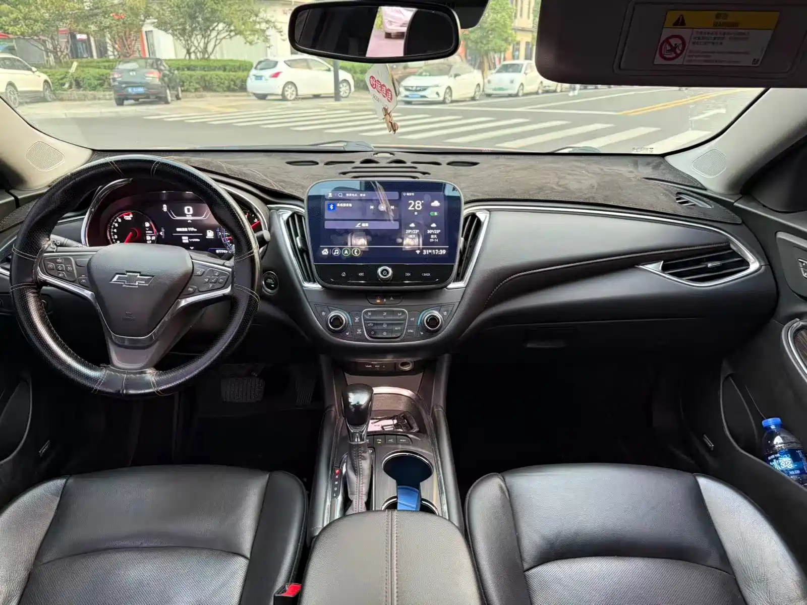 Photo 6 - Chevrolet Malibu XL