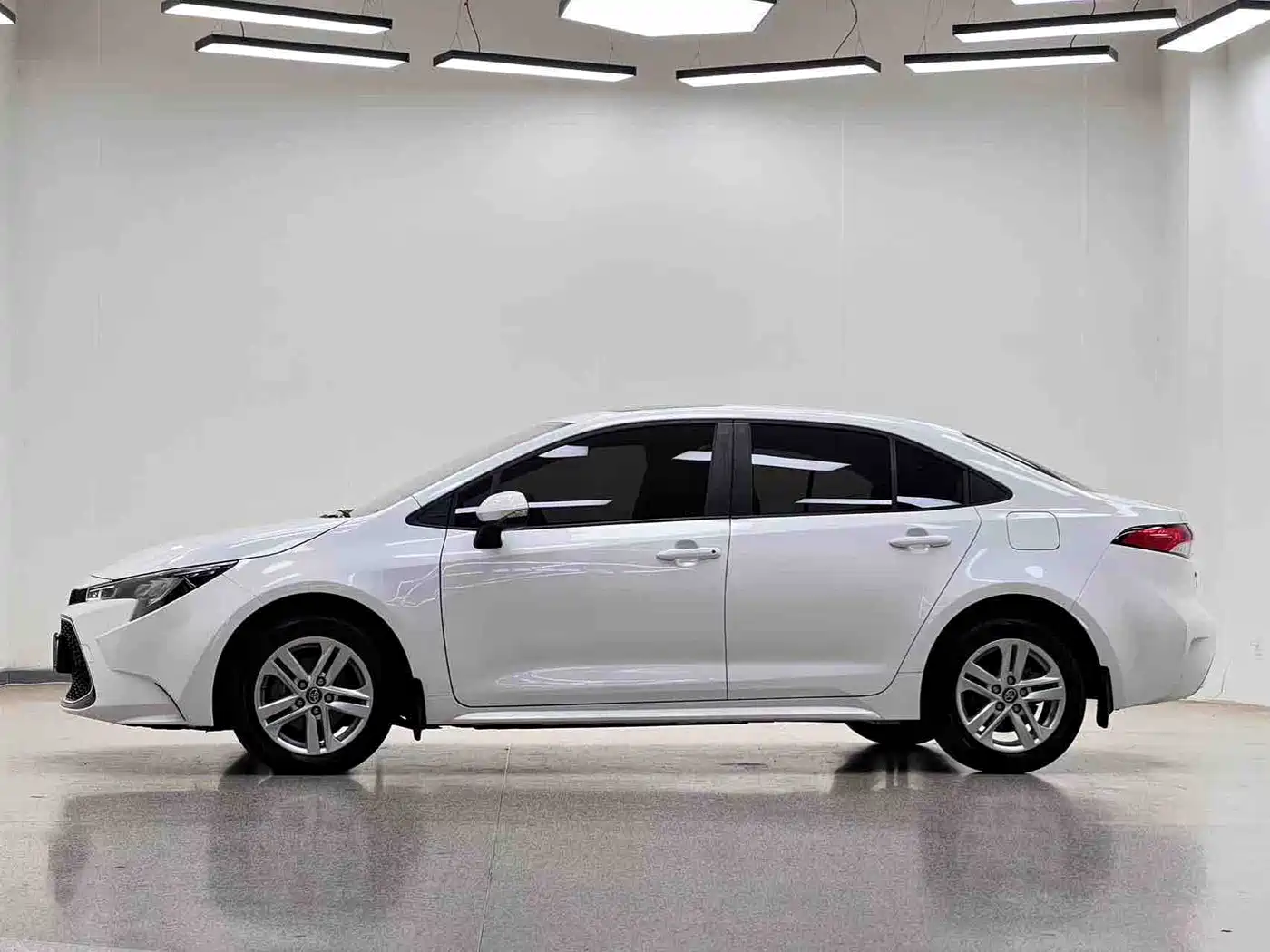 Toyota Levin 2022 185T CVT Luxury Edition фото 5