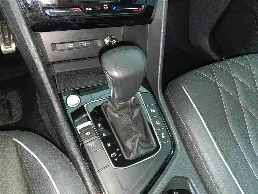 Volkswagen Tiguan L 2023 330TSI Auto 2WD R-Line Premium Edition фото 14