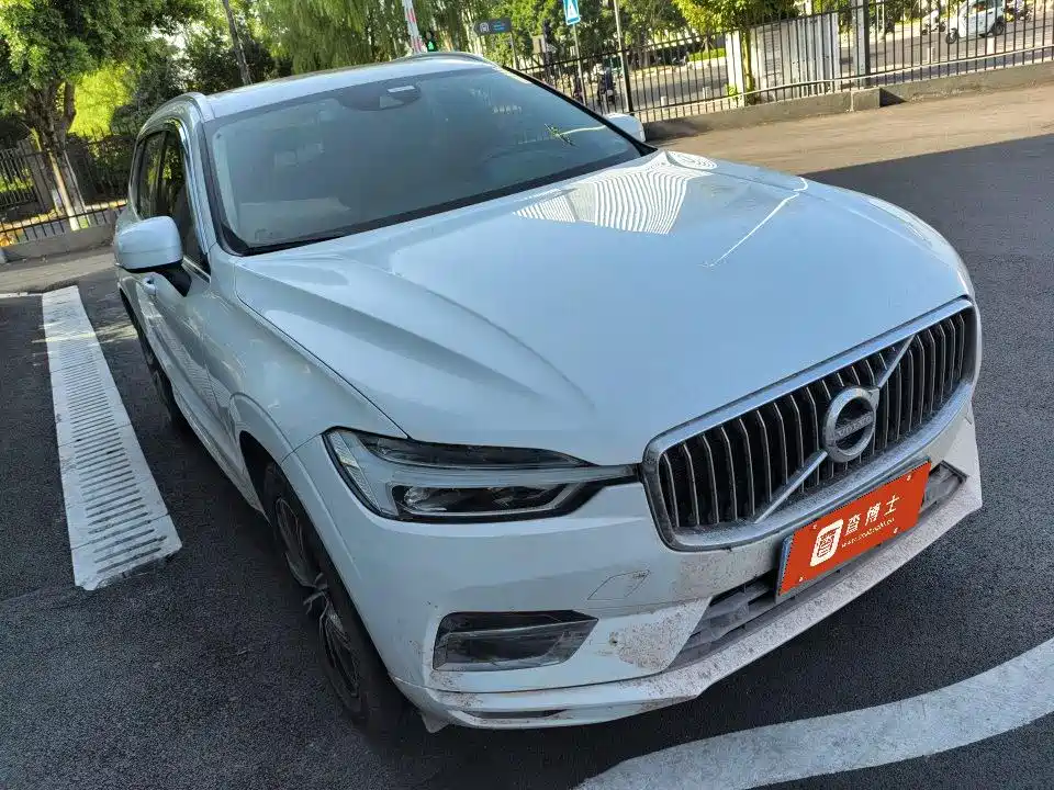 Фото 2 - Volvo XC60