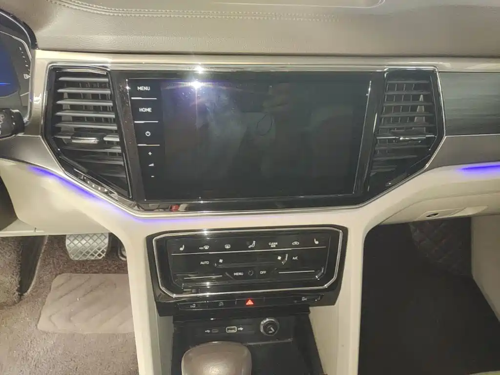Volkswagen Viloran 2020 2020 380TSI Premium