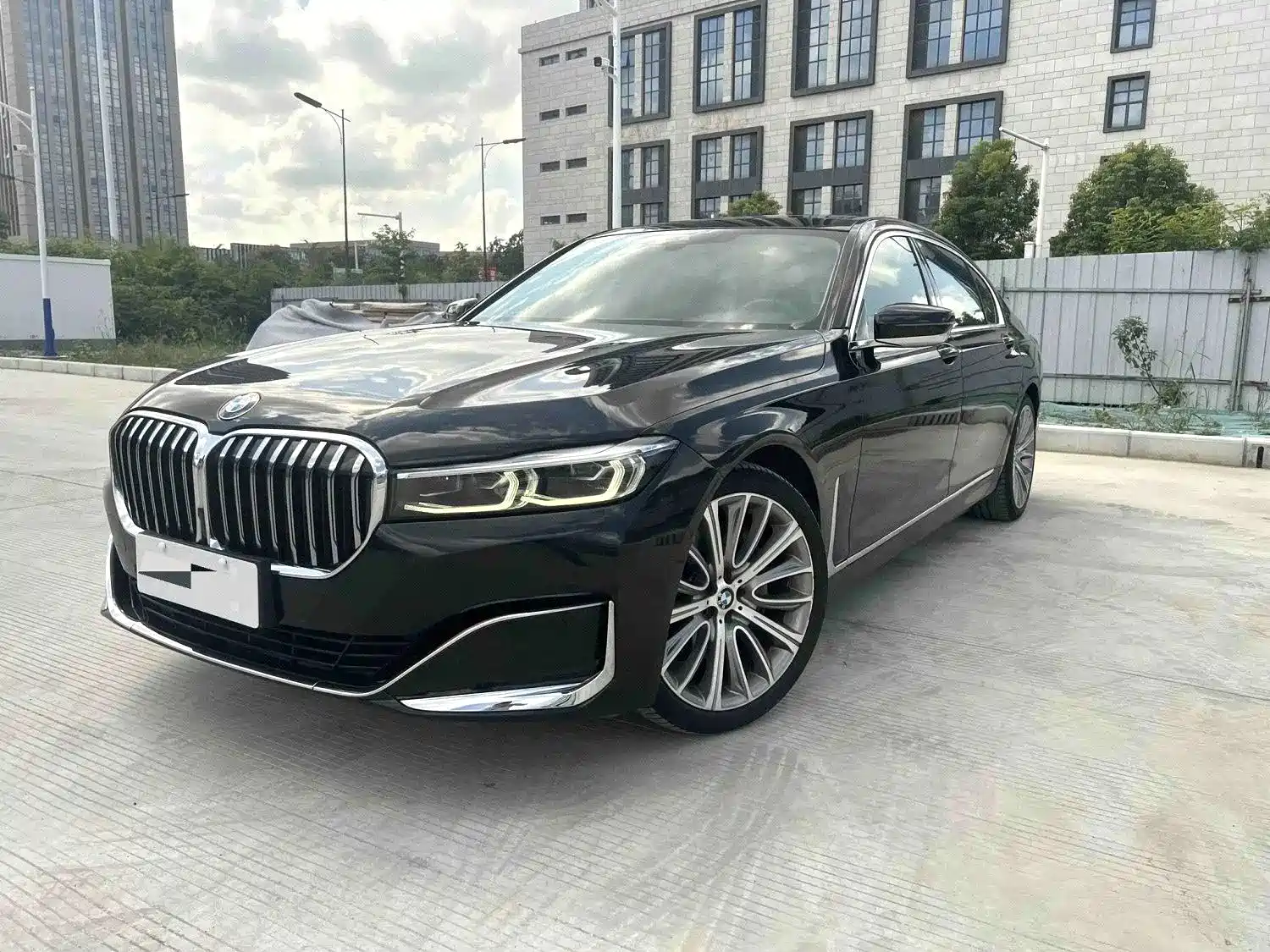 Photo 1 - BMW 7 Series