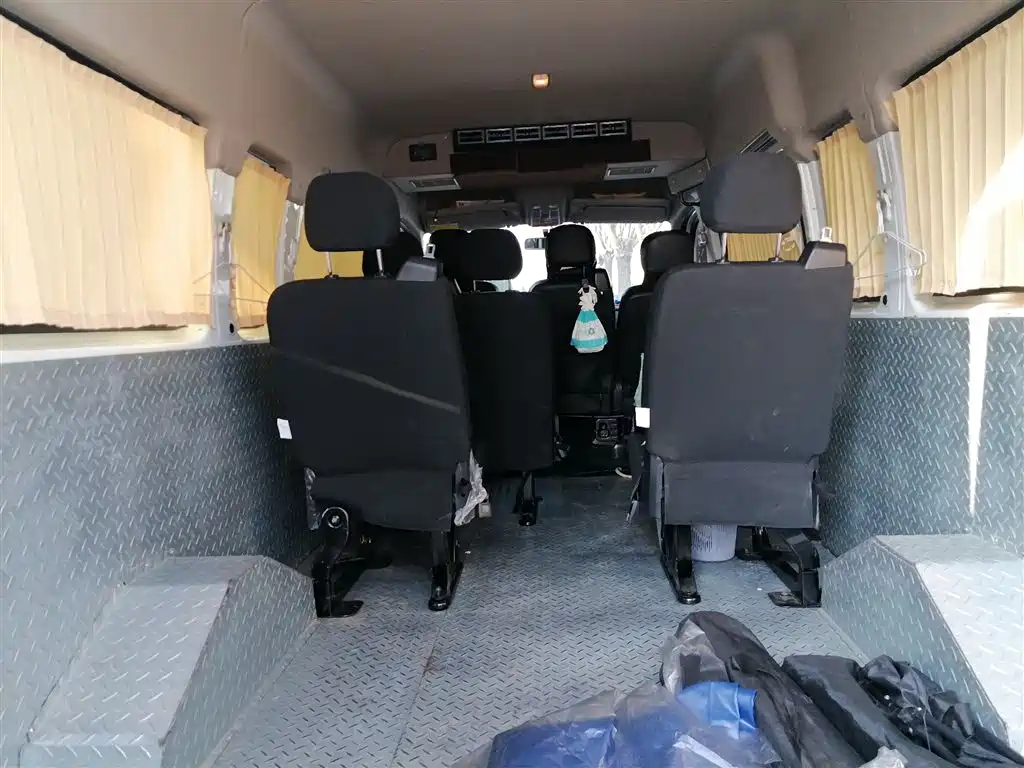 SAIC Maxus Xintu V80 2024 Aoyun 6MT Long Wheelbase Medium Roof 147Ps 6/7/8/9-seater фото 10