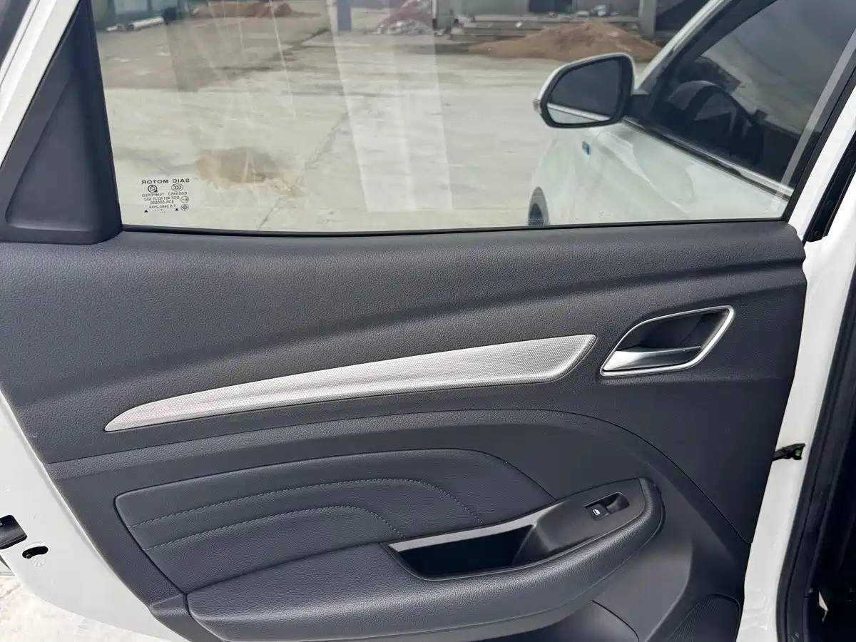 Roewe RX3 2018 2018 1.6L CVT Internet Smart Edition