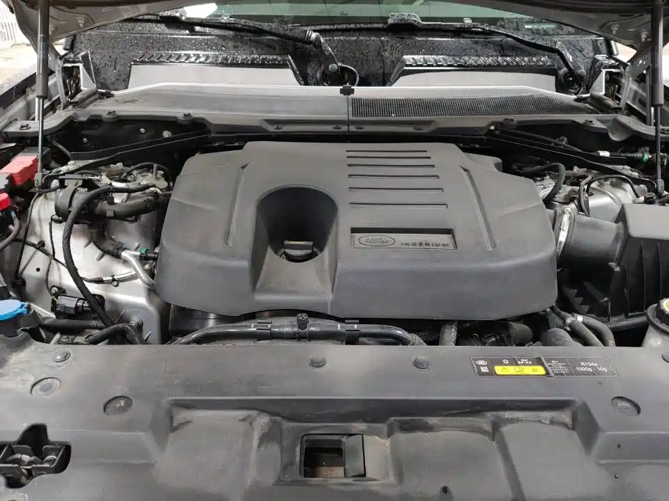Land Rover Defender 2021 110 P400 X-DYNAMIC HSE фото 9