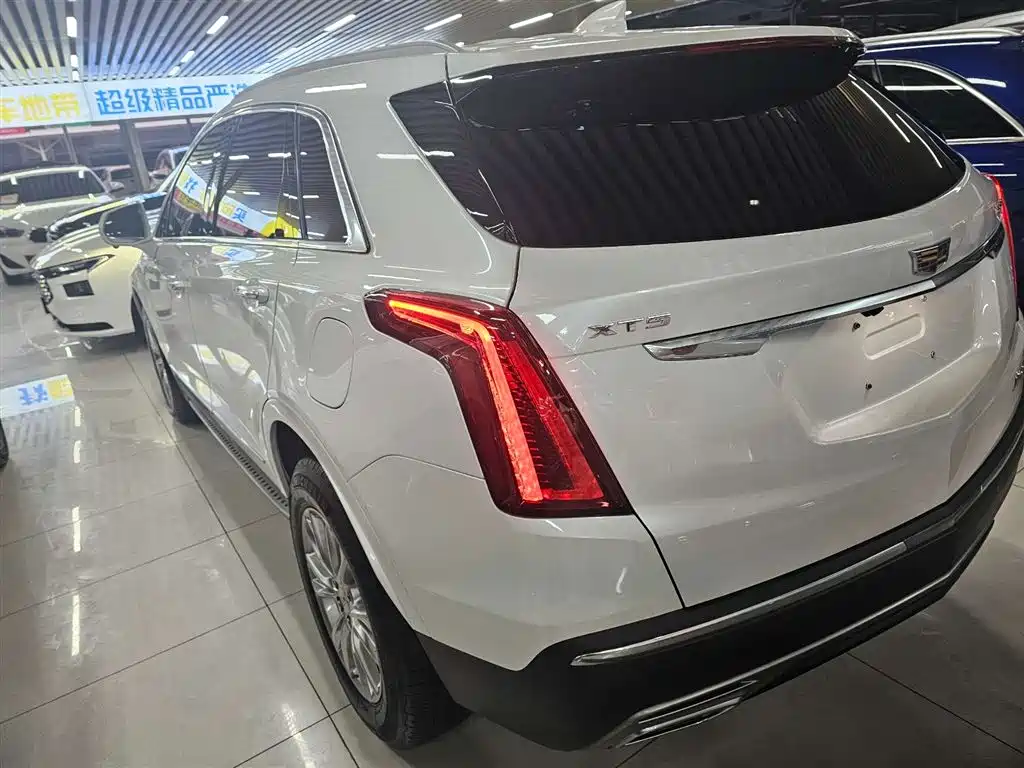 CADILLAC XT5