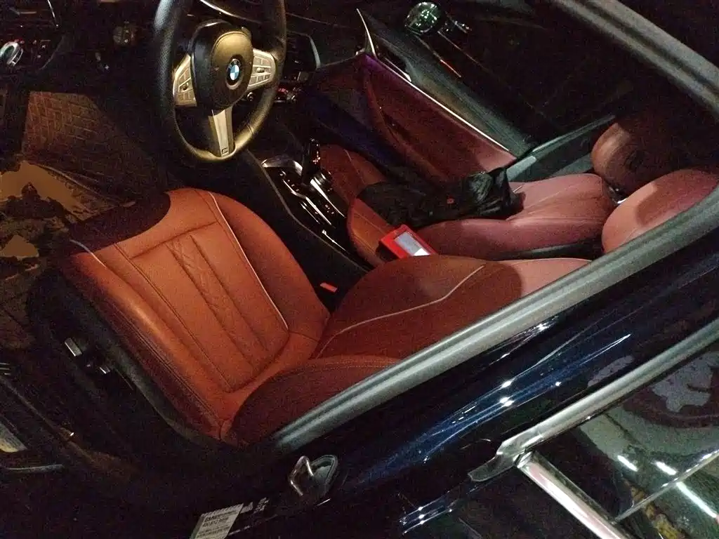 BMW 5 Series 2023 530Li Leading M Sport Package фото 13