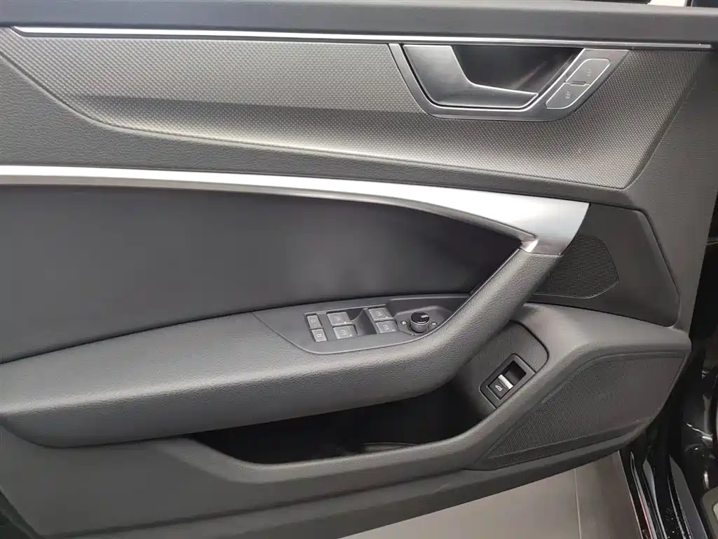 Audi A6L 2023 Facelift 45 TFSI Premium Dynamic фото 27