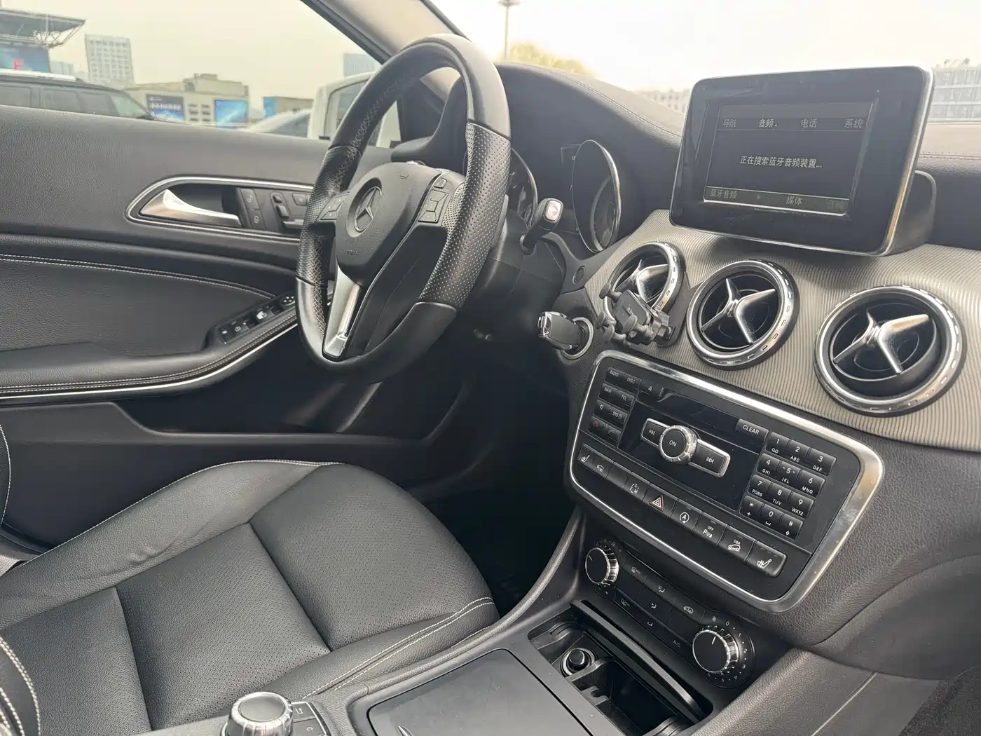 Mercedes-Benz GLA 2015 GLA 220 4MATIC Fashion Edition фото 11