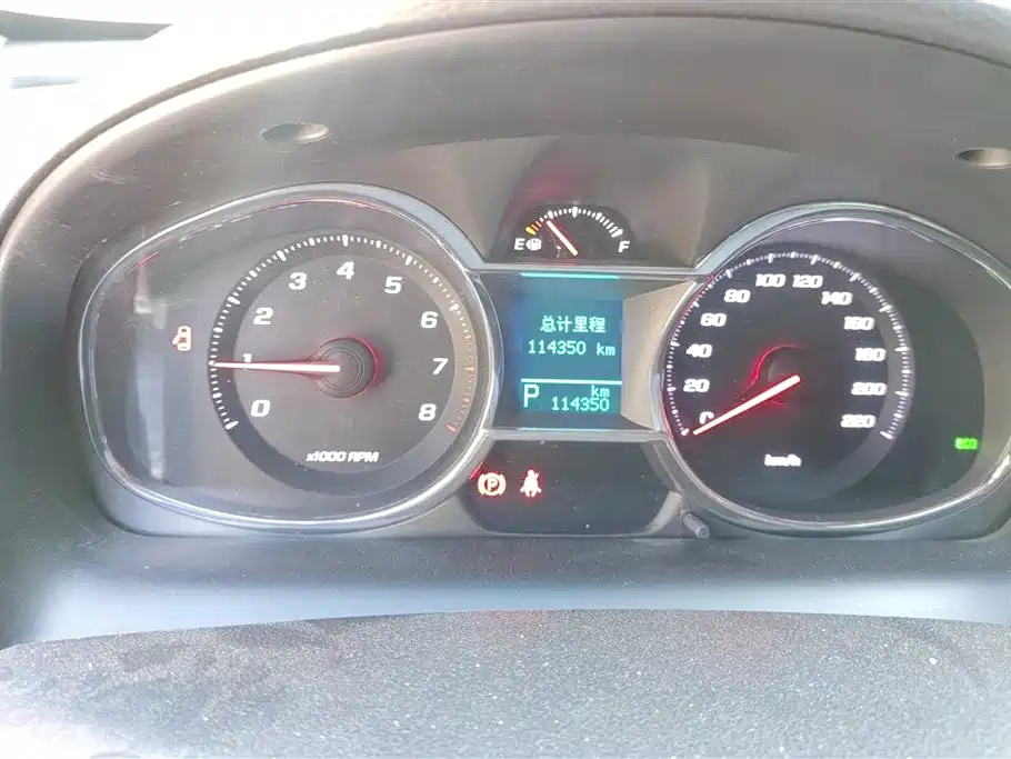Chevrolet Captiva 2015 2.4L 2WD Urban Edition 5-seater фото 14