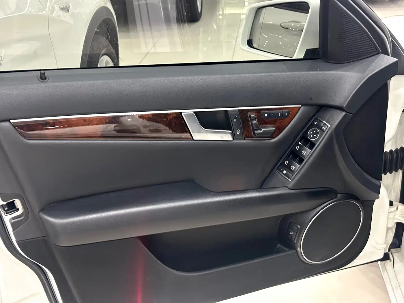 Mercedes-Benz C-Class 2013 C 260 CGI Elegance фото 8