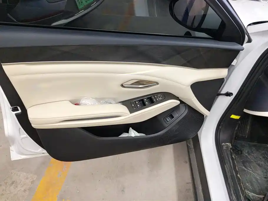 BYD Qin L 2024 DM-i 120KM Leading фото 7