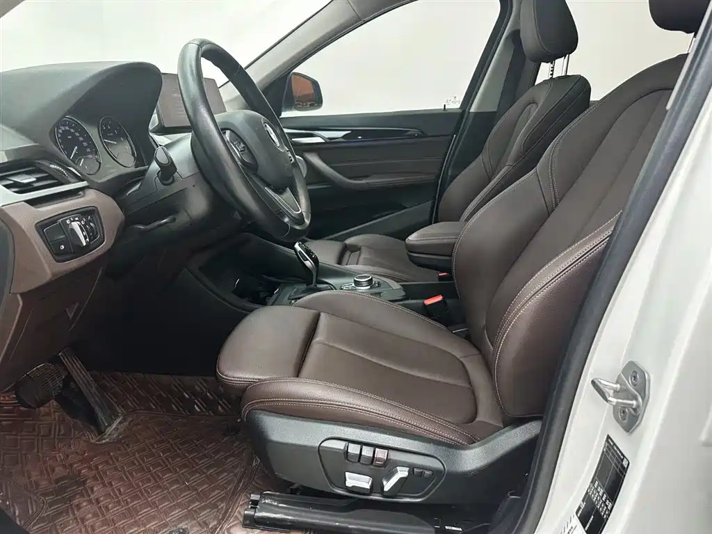 BMW X1 2021 Facelift sDrive20Li Fashion фото 19