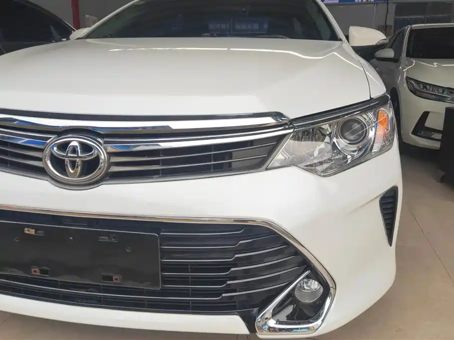 Toyota Camry 2015 2.0G Luxury Edition фото 5