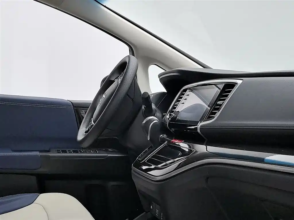 Honda Odyssey 2021 2.0L Sharp Premium Edition фото 22