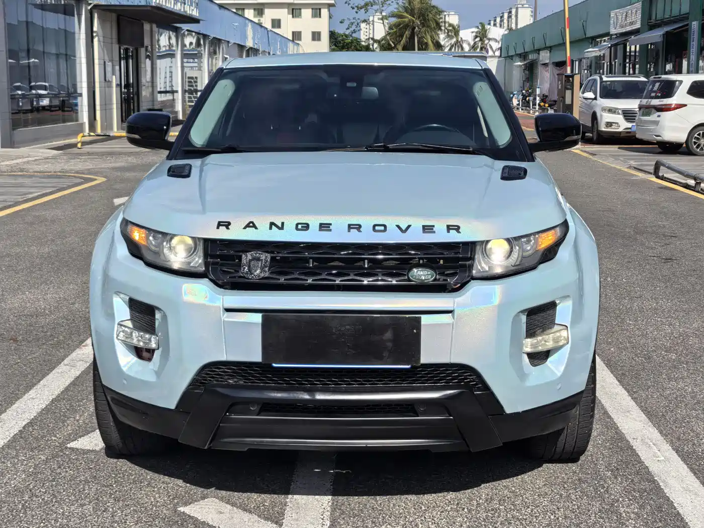 Land Rover Range Rover Evoque (Import) 2012 2.0T 3-door Premium Edition фото 2