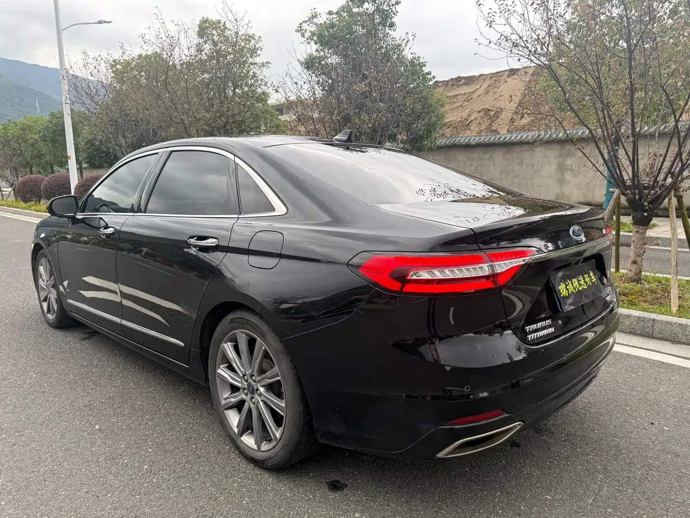 Ford Taurus 2022 2019 EcoBoost 245 Premium Edition