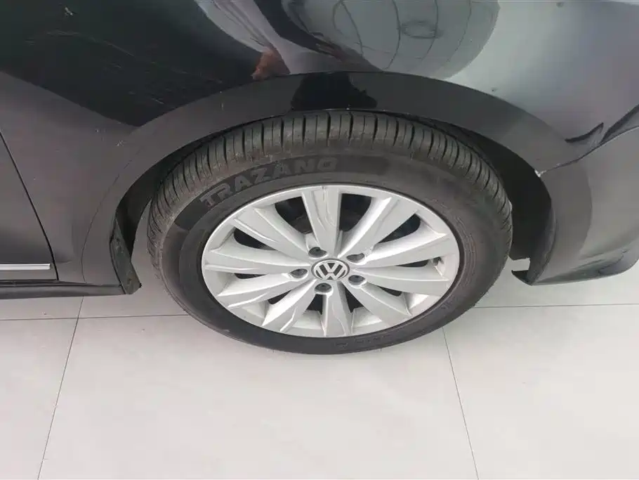 Volkswagen Sagitar 2015 1.6L Automatic Comfort фото 6