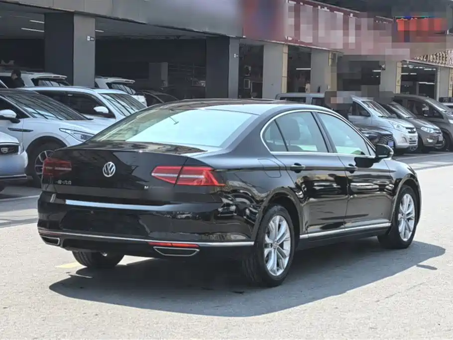 Volkswagen Magotan 2018 330TSI DSG Luxury фото 12