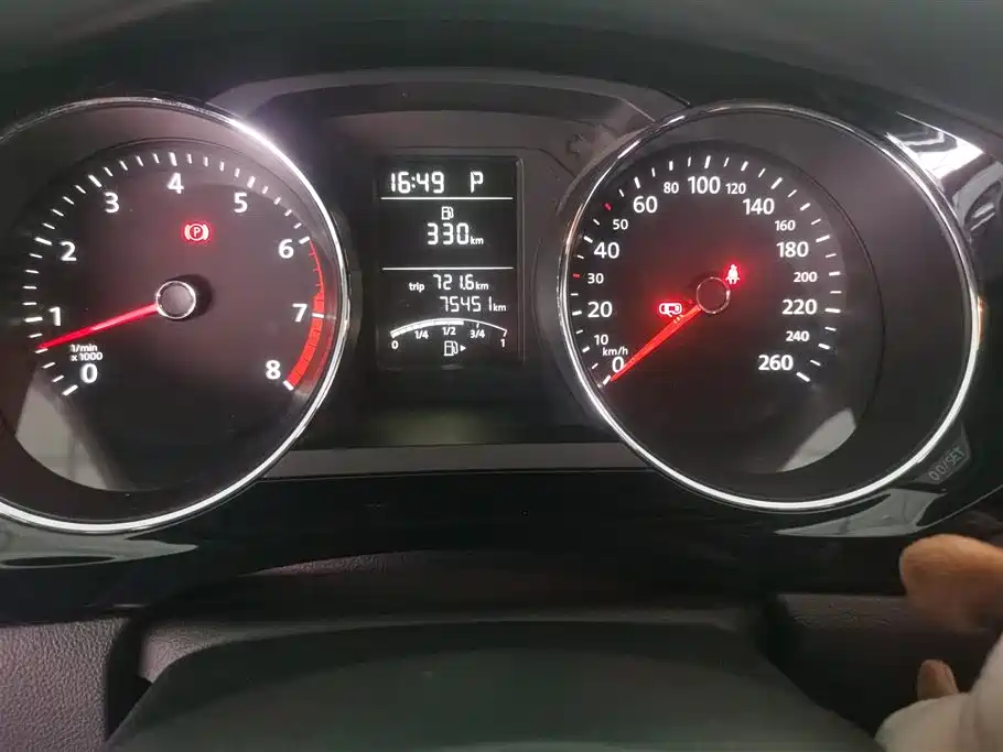 Volkswagen Sagitar 2015 1.6L Automatic Comfort фото 14