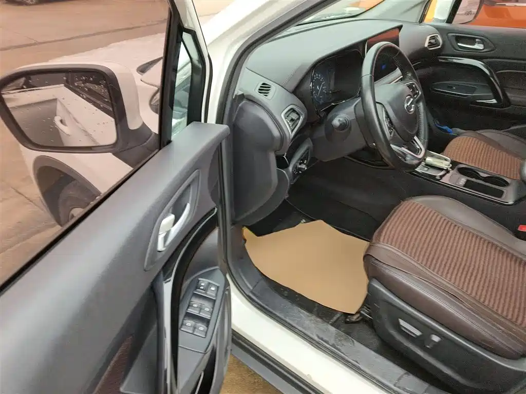 GAC Trumpchi Trumpchi GS4 2018 235T Automatic 2WD Luxury Smart Connect фото 16
