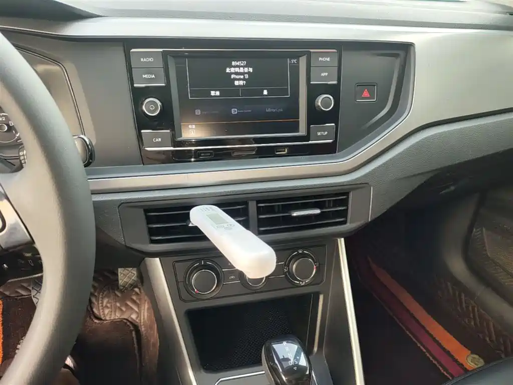 Volkswagen Polo 2019 Plus 1.5L Automatic Panorama Enjoyment Edition фото 13