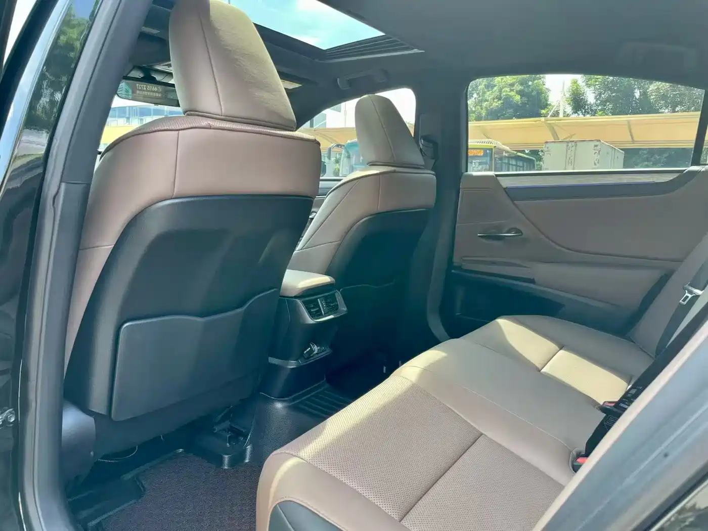 Lexus ES 2026 2025 200 Ultimate Edition