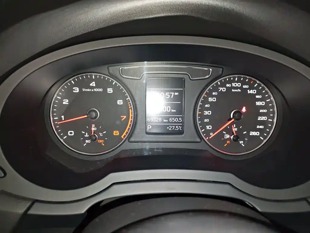 Audi Q3 2016 35 TFSI quattro All-Wheel Drive Fashion Edition фото 8